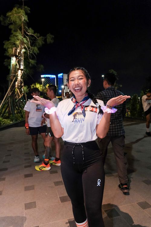 Race photo from PIK NITE RUN VIBES
