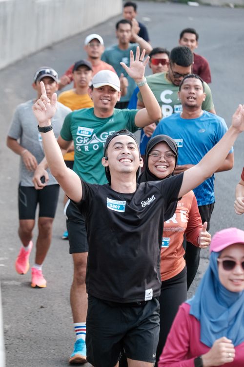 Race photo from Shake Out Run Jabar 10K