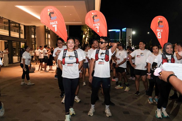 Race photo from PIK NITE RUN VIBES
