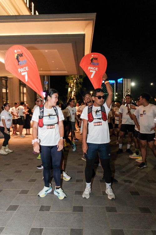 Race photo from PIK NITE RUN VIBES