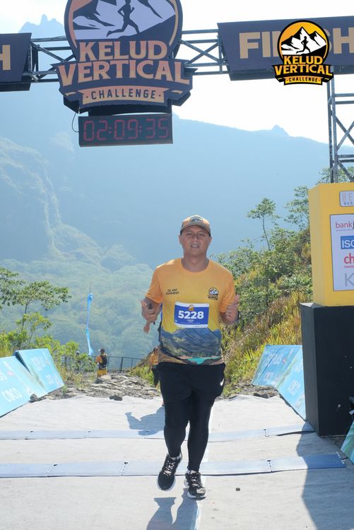 Race photo from Kelud Vertical Challenge 2024