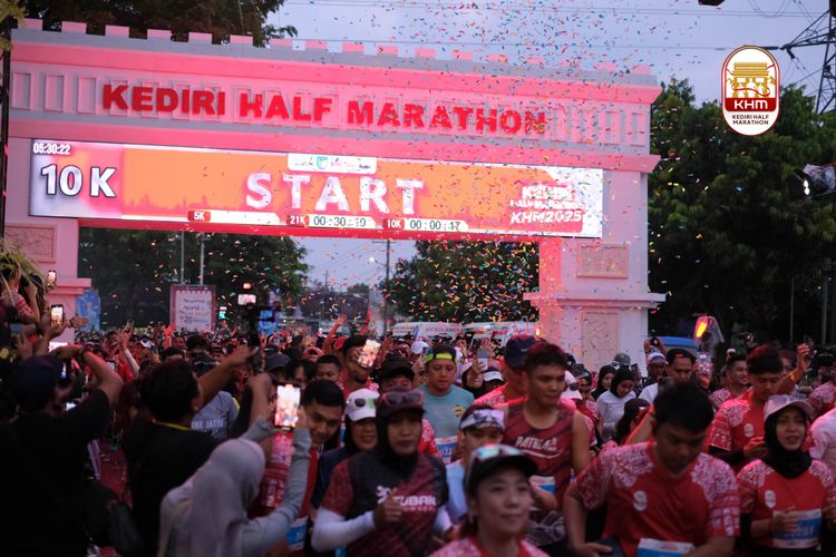 Race photo from Kediri Half Marathon 2025