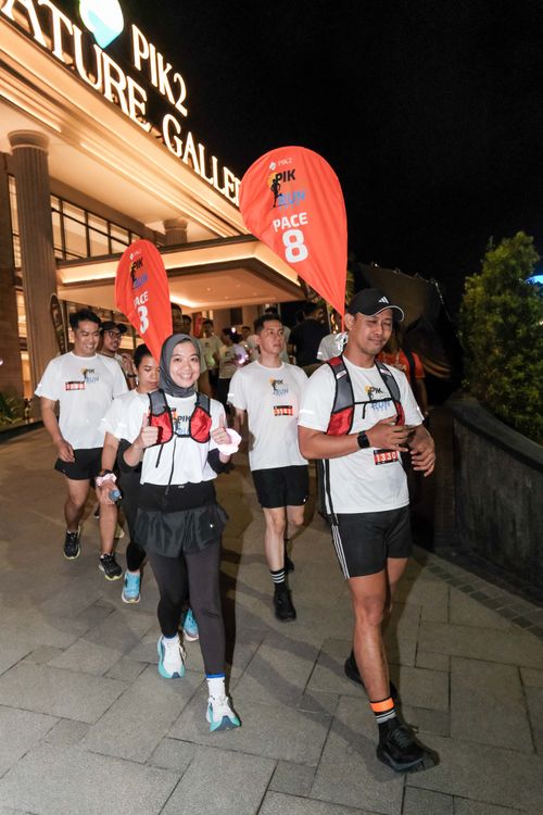 Race photo from PIK NITE RUN VIBES