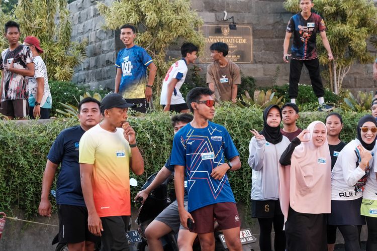 Race photo from Shake Out Run Jabar 10K