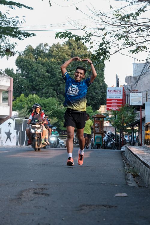 Race photo from Shake Out Run Jabar 10K