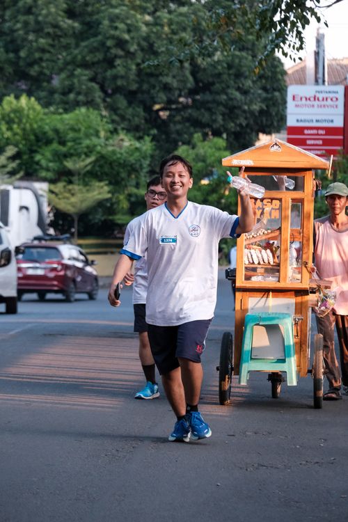 Race photo from Shake Out Run Jabar 10K