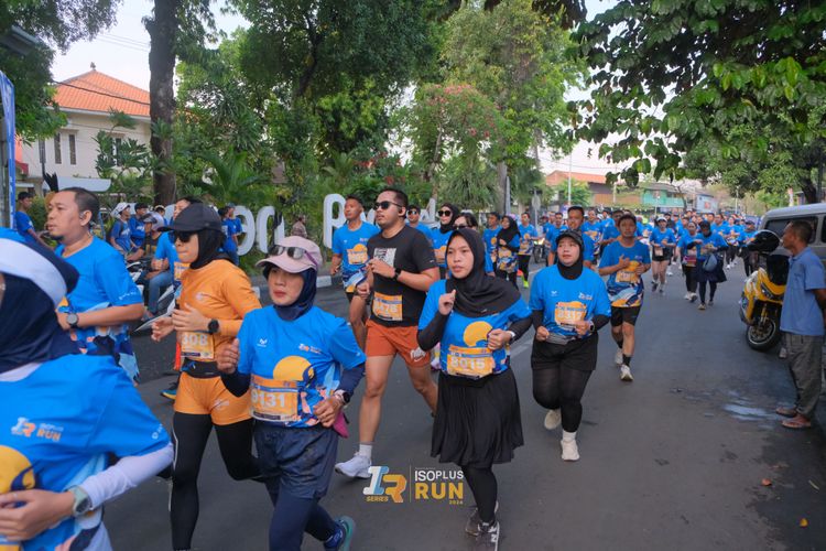 Race photo from Isoplus Run 2024 Surabaya