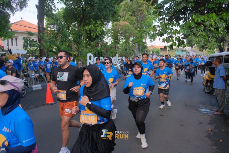 Race photo from Isoplus Run 2024 Surabaya