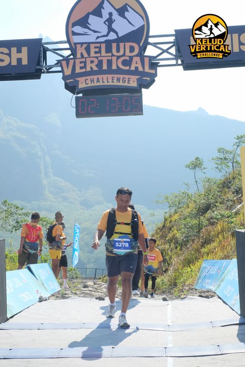 Race photo from Kelud Vertical Challenge 2024