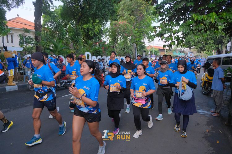 Race photo from Isoplus Run 2024 Surabaya