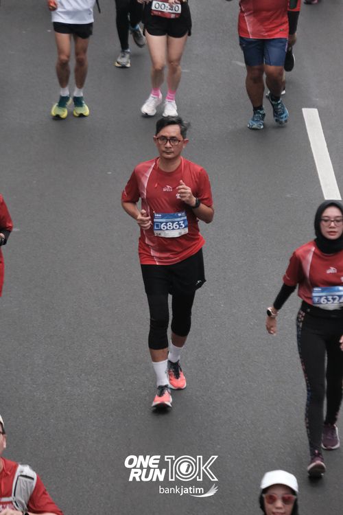 Race photo from ONE RUN 10 K