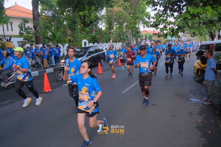 Race photo from Isoplus Run 2024 Surabaya