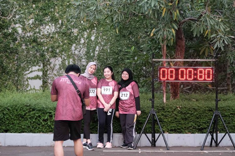 Race photo from Assurance Fun Run 2024