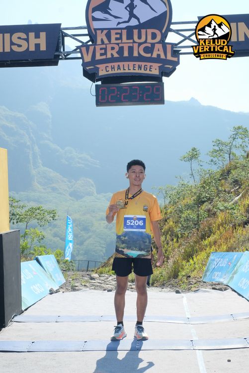 Race photo from Kelud Vertical Challenge 2024
