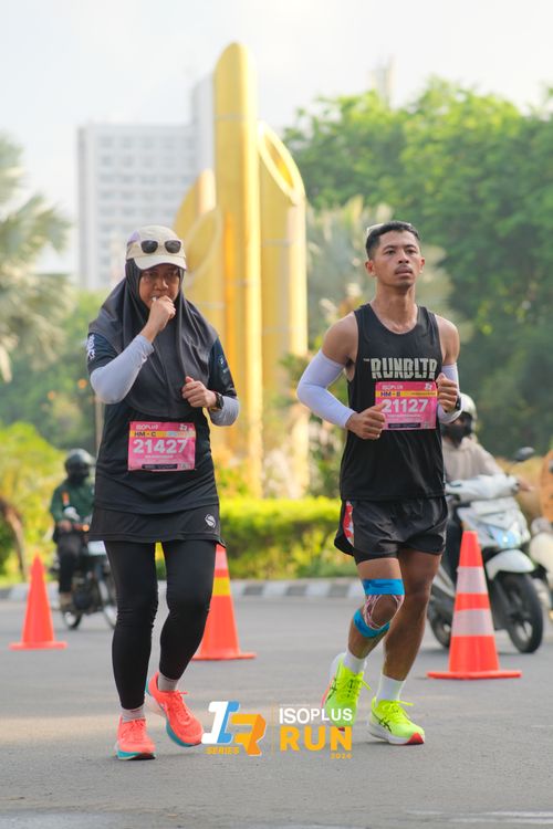 Race photo from Isoplus Run 2024 Surabaya