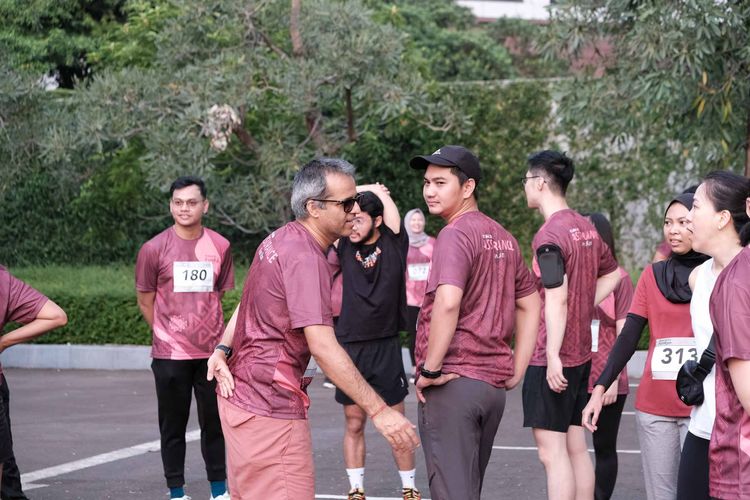 Race photo from Assurance Fun Run 2024