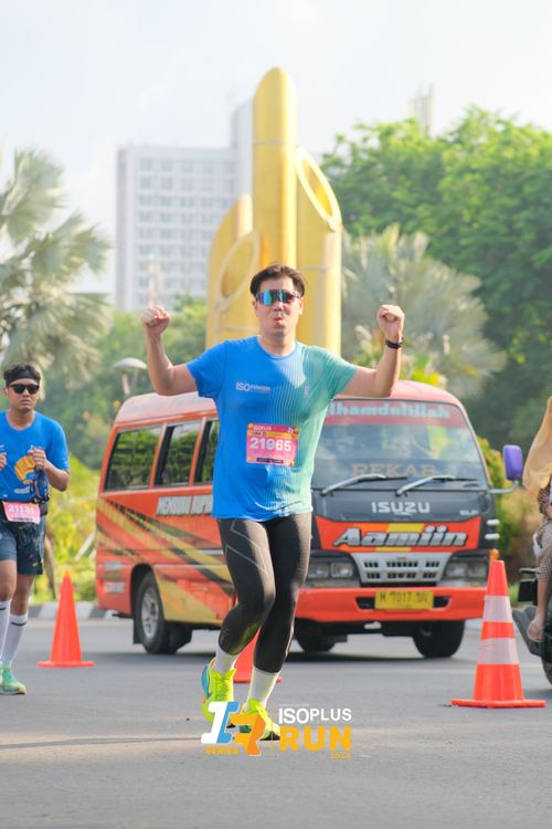 Race photo from Isoplus Run 2024 Surabaya
