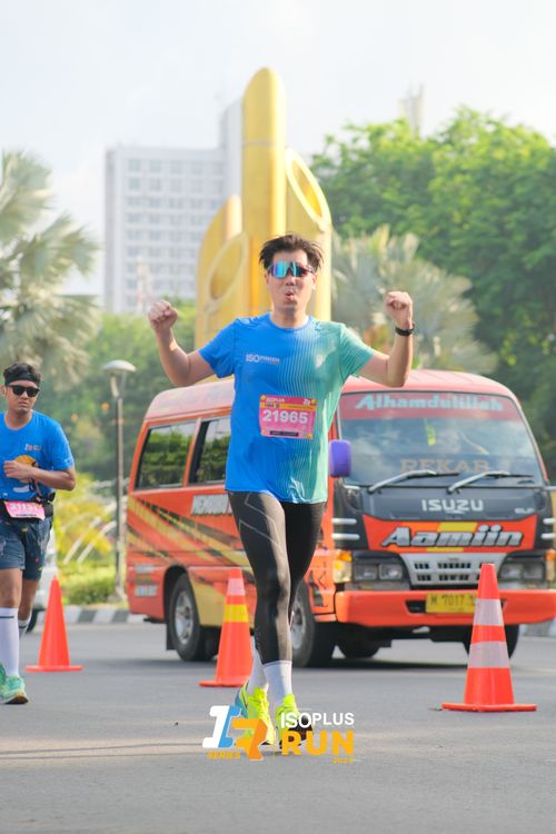 Race photo from Isoplus Run 2024 Surabaya