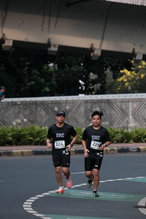 Race photo from Assurance Fun Run 2024