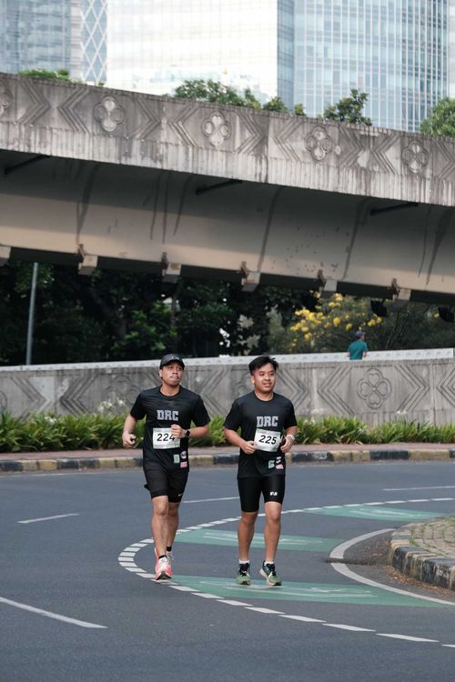 Race photo from Assurance Fun Run 2024