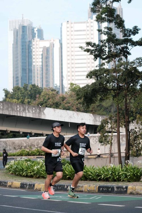 Race photo from Assurance Fun Run 2024