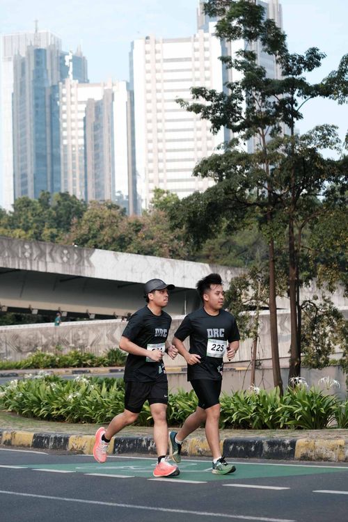 Race photo from Assurance Fun Run 2024