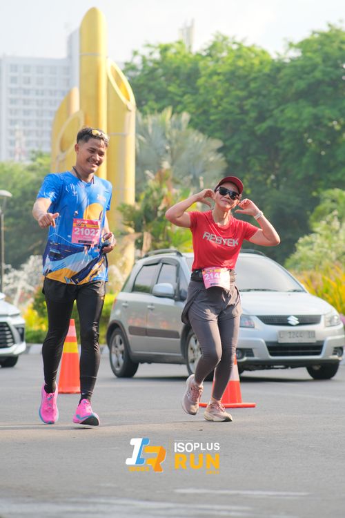 Race photo from Isoplus Run 2024 Surabaya