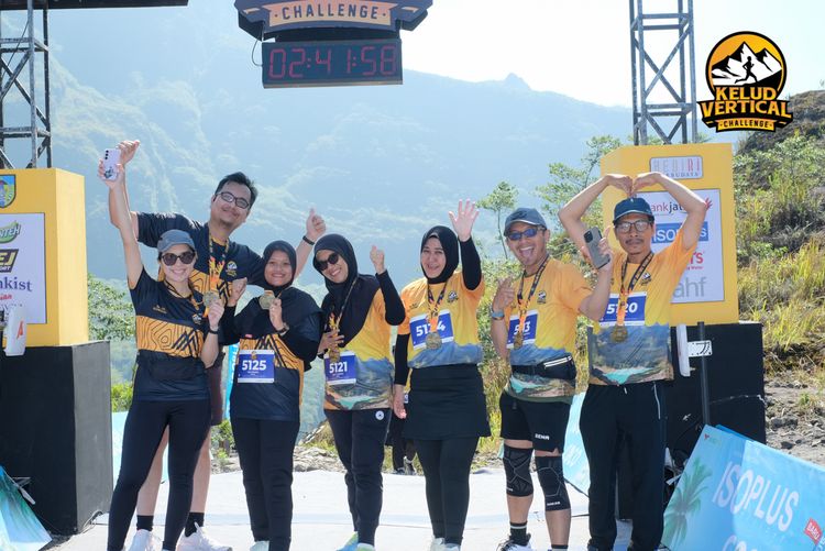 Race photo from Kelud Vertical Challenge 2024