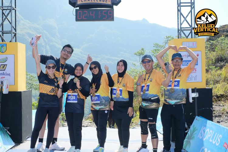Race photo from Kelud Vertical Challenge 2024