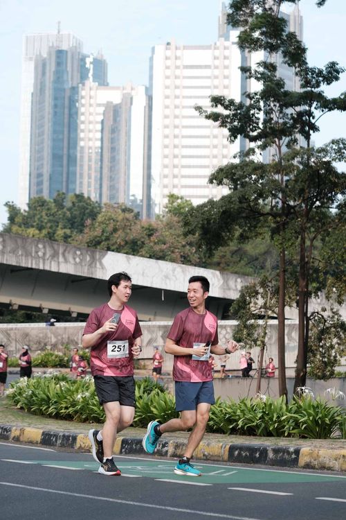 Race photo from Assurance Fun Run 2024