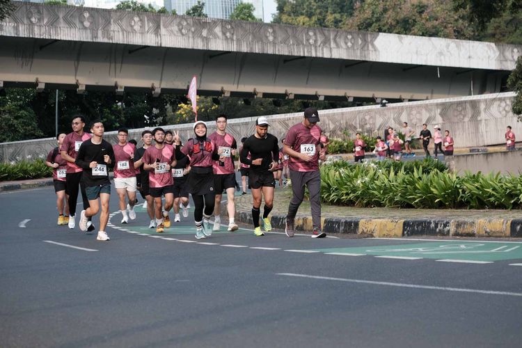 Race photo from Assurance Fun Run 2024