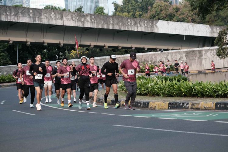Race photo from Assurance Fun Run 2024