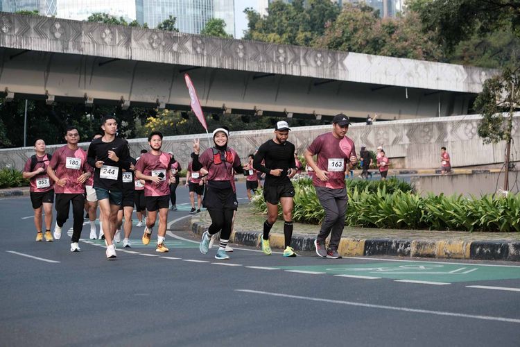 Race photo from Assurance Fun Run 2024