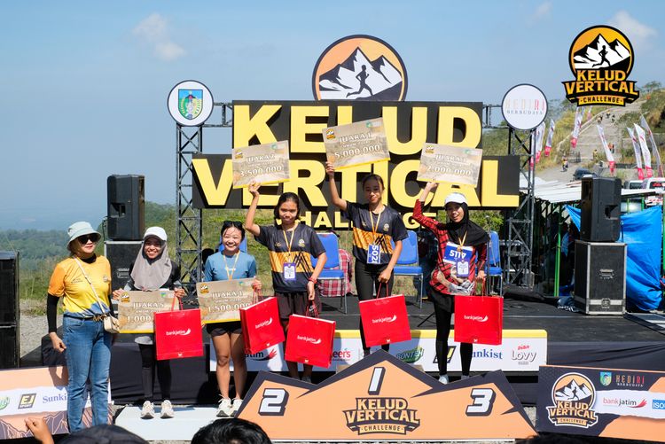 Race photo from Kelud Vertical Challenge 2024