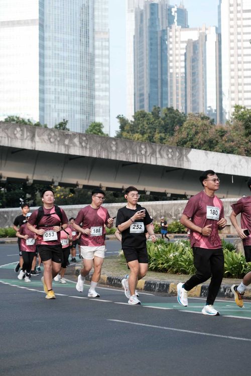 Race photo from Assurance Fun Run 2024