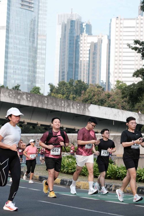 Race photo from Assurance Fun Run 2024
