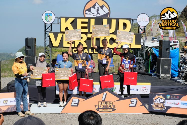 Race photo from Kelud Vertical Challenge 2024