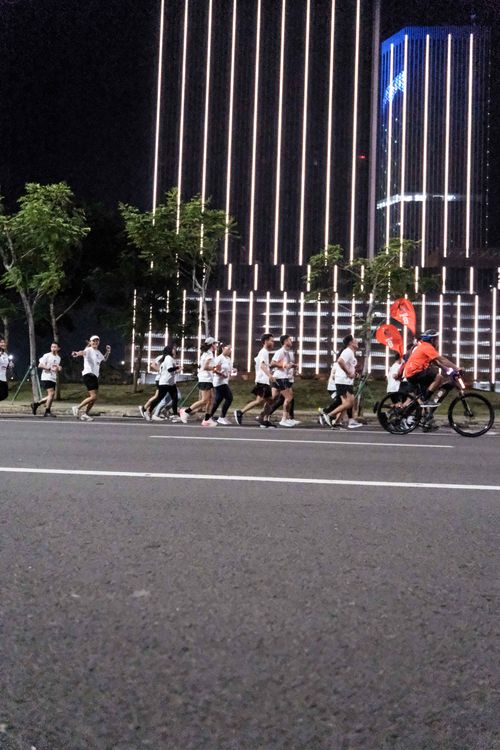 Race photo from PIK NITE RUN VIBES