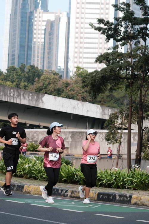 Race photo from Assurance Fun Run 2024