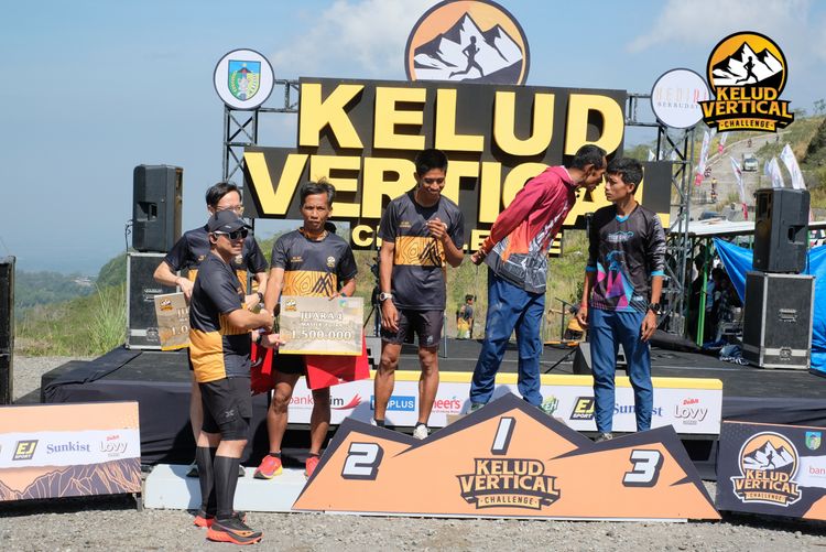 Race photo from Kelud Vertical Challenge 2024