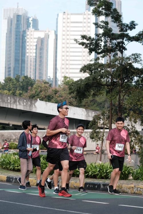 Race photo from Assurance Fun Run 2024