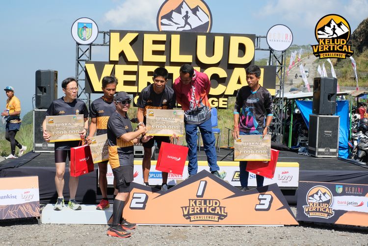 Race photo from Kelud Vertical Challenge 2024
