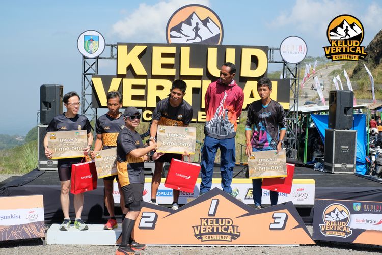 Race photo from Kelud Vertical Challenge 2024