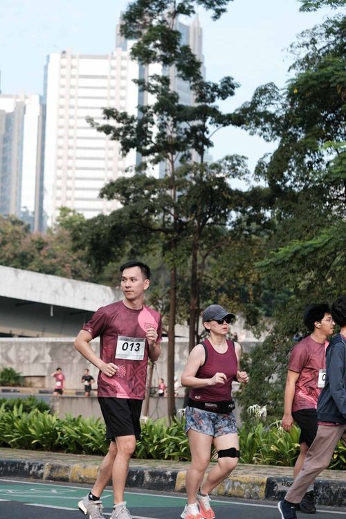Race photo from Assurance Fun Run 2024
