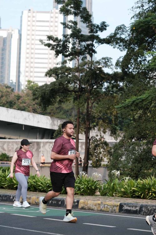 Race photo from Assurance Fun Run 2024