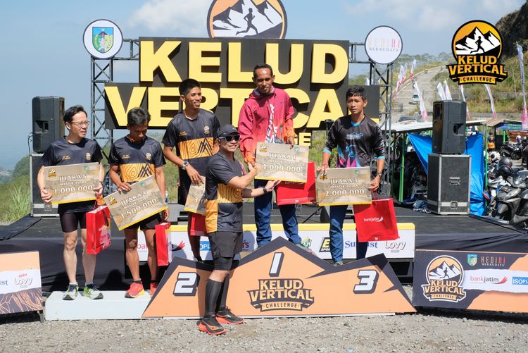 Race photo from Kelud Vertical Challenge 2024