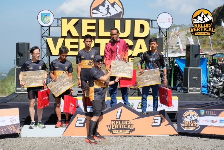 Race photo from Kelud Vertical Challenge 2024