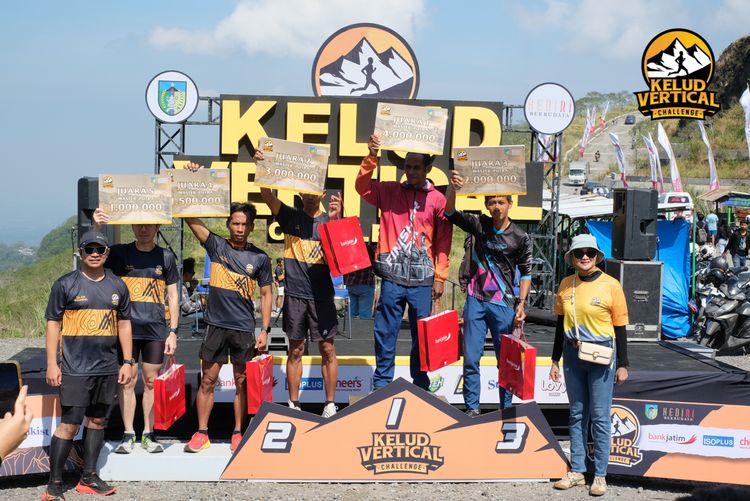 Race photo from Kelud Vertical Challenge 2024