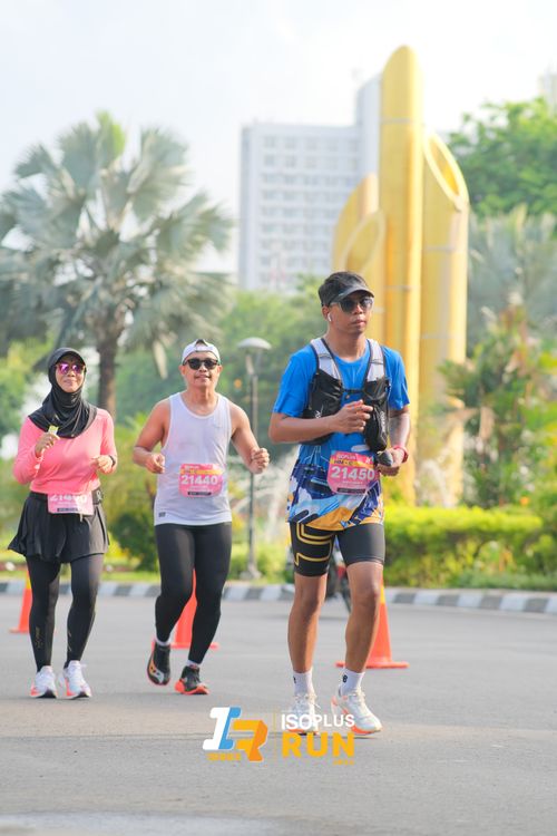Race photo from Isoplus Run 2024 Surabaya