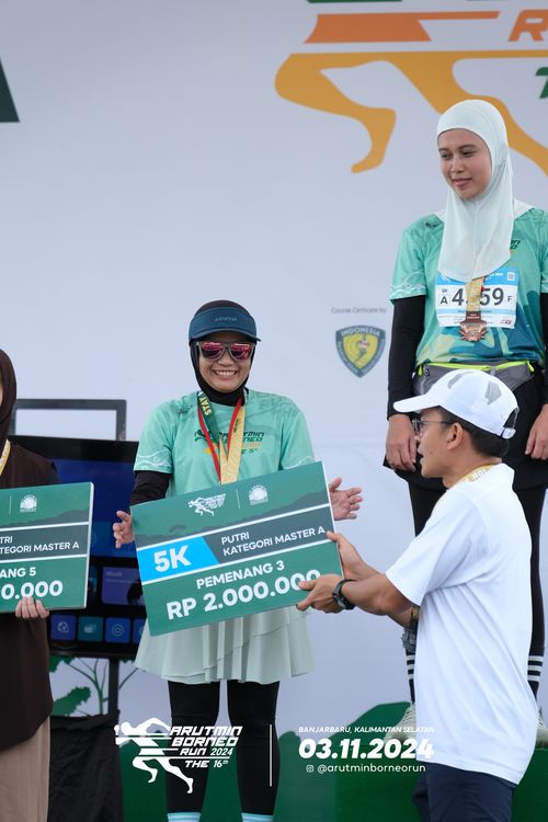 Race photo from Arutmin Borneo Run 2024